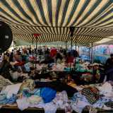 In via Giuseppe di Vittorio, alla periferia di Trani, ogni marted� mattina da pi� di trent�anni si tiene un grande mercato dell'usato dove � possibile trovare di tutto: vestiti, scarpe, cappelli, borse, ma anche libri e giocattoli 
